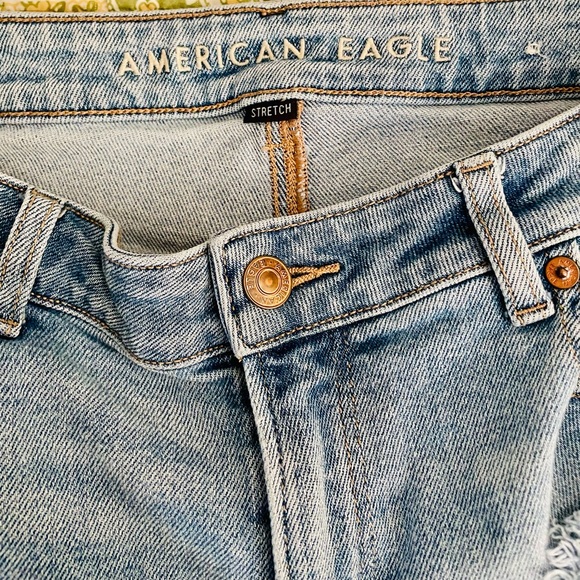 AE Ripped Mom Jean - Picture 5 of 9